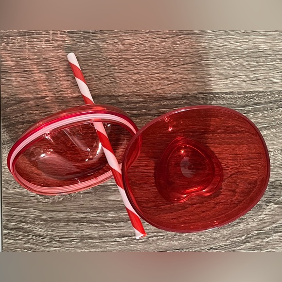NWOT Heart Cup With Straw - Picture 3 of 5